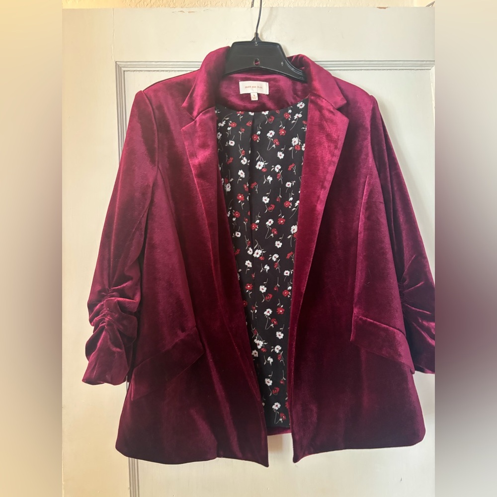 Skies Are Blue Velvet Blazer in Deep Burgundy. Velvet feel.